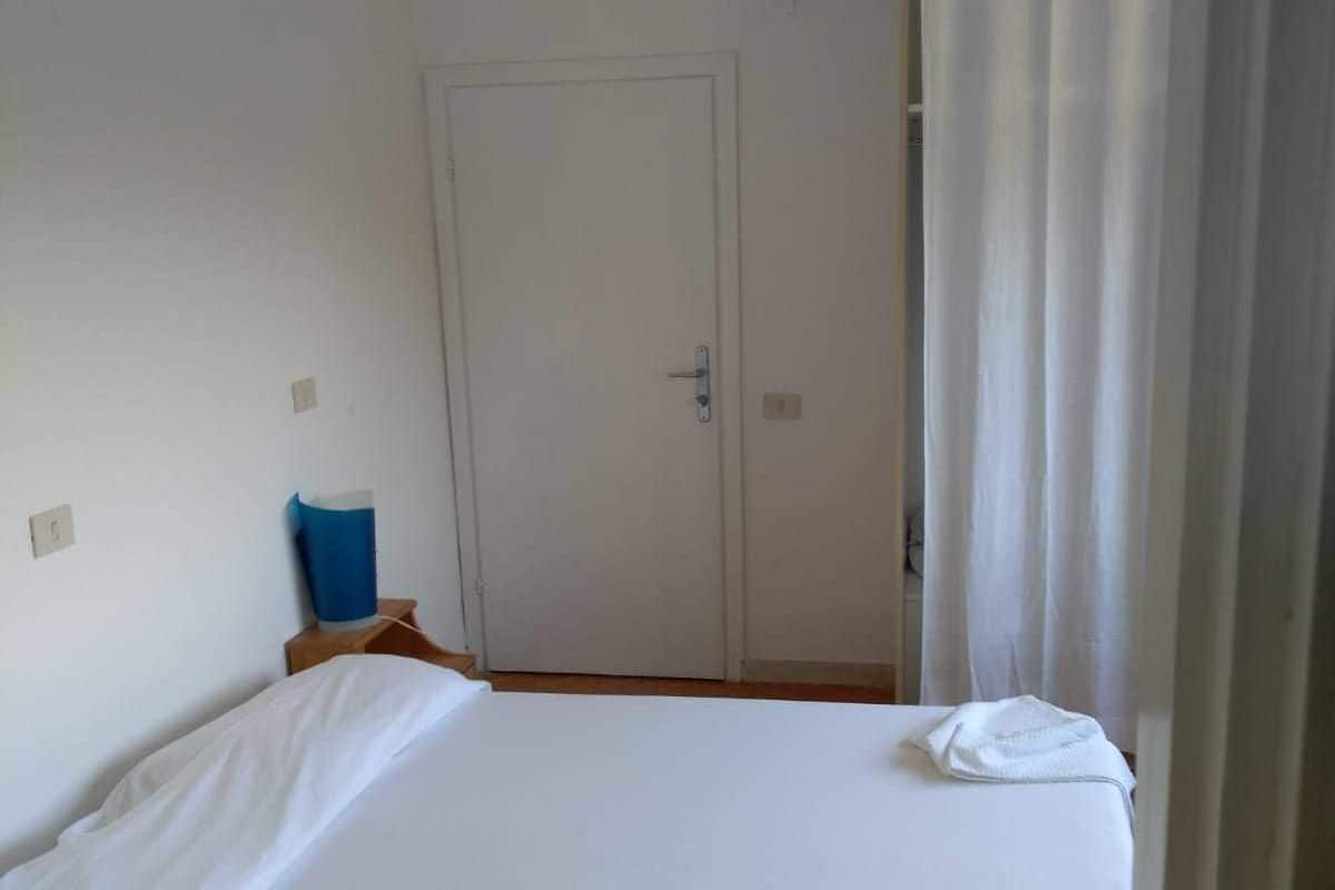 Habitación triple estándar | Insonorización, wifi gratis y ropa de cama 