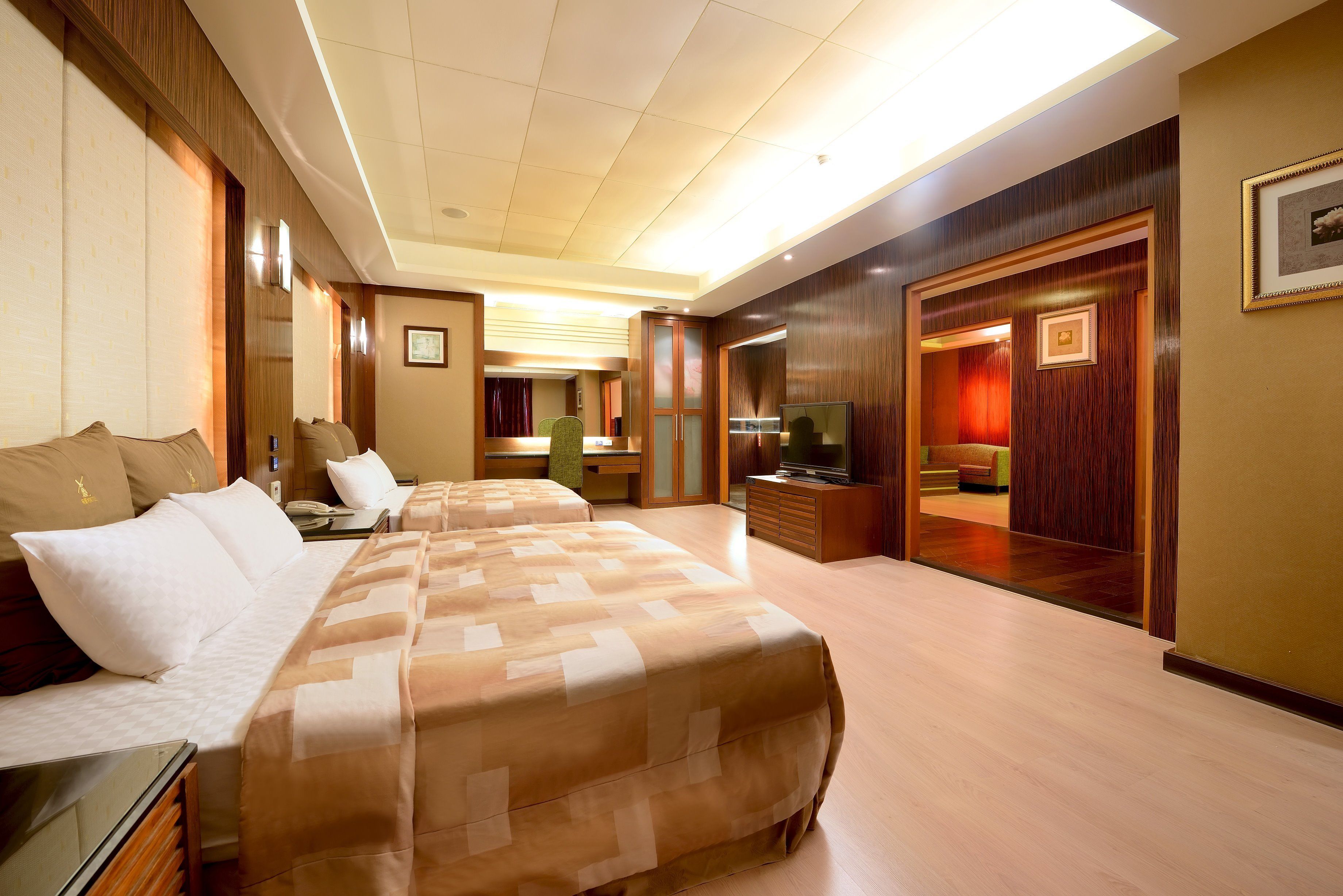 豪華四人房, 2 張加大雙人床, 非吸煙房 | 羽絨被、舒適加層、獨特裝潢、書桌