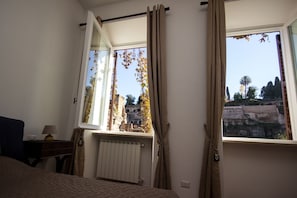 Suite | Bureau, rideaux occultants, fer et planche à repasser, Wi-Fi gratuit