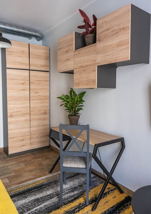 Classic Apartment | Living area | 32-inch flat-screen TV with satellite channels, TV -  Moon Hostel Poznań (Poznan)