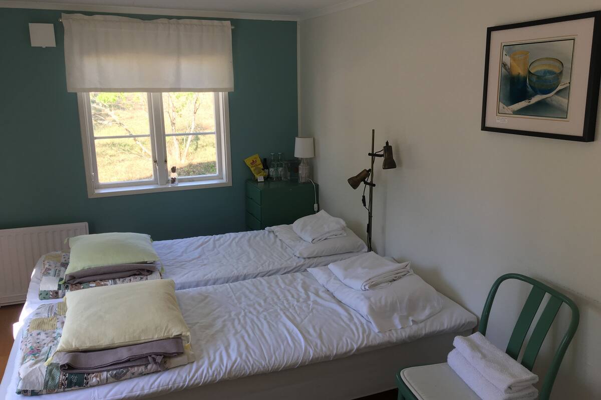 Double Room, Shared Bathroom | Iron/ironing board, rollaway beds, bed sheets