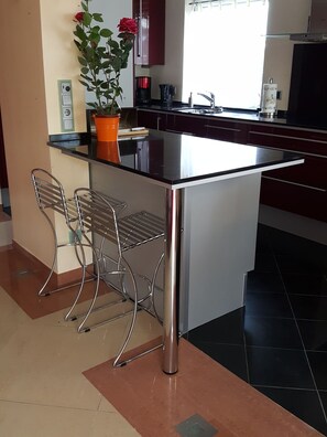 Leilighet – deluxe (Peter,  excl. 120 € cleaning fee) | Spiseområde på rommet