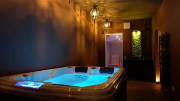 Bain à remous intérieur
