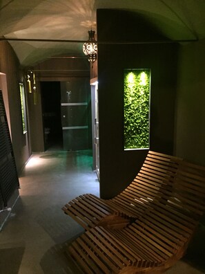 Body treatments, body scrubs, facials, manicures and pedicures - La Rocca Guest House & Spa (Montefalco)