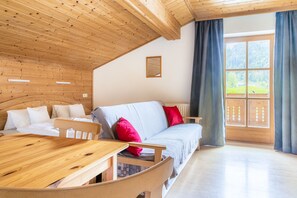 Apartment, 1 Bedroom | Living area