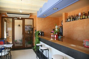 Bar (in der Unterkunft)