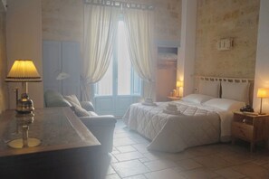 Bureau, chambres insonorisées, Wi-Fi gratuit, draps fournis