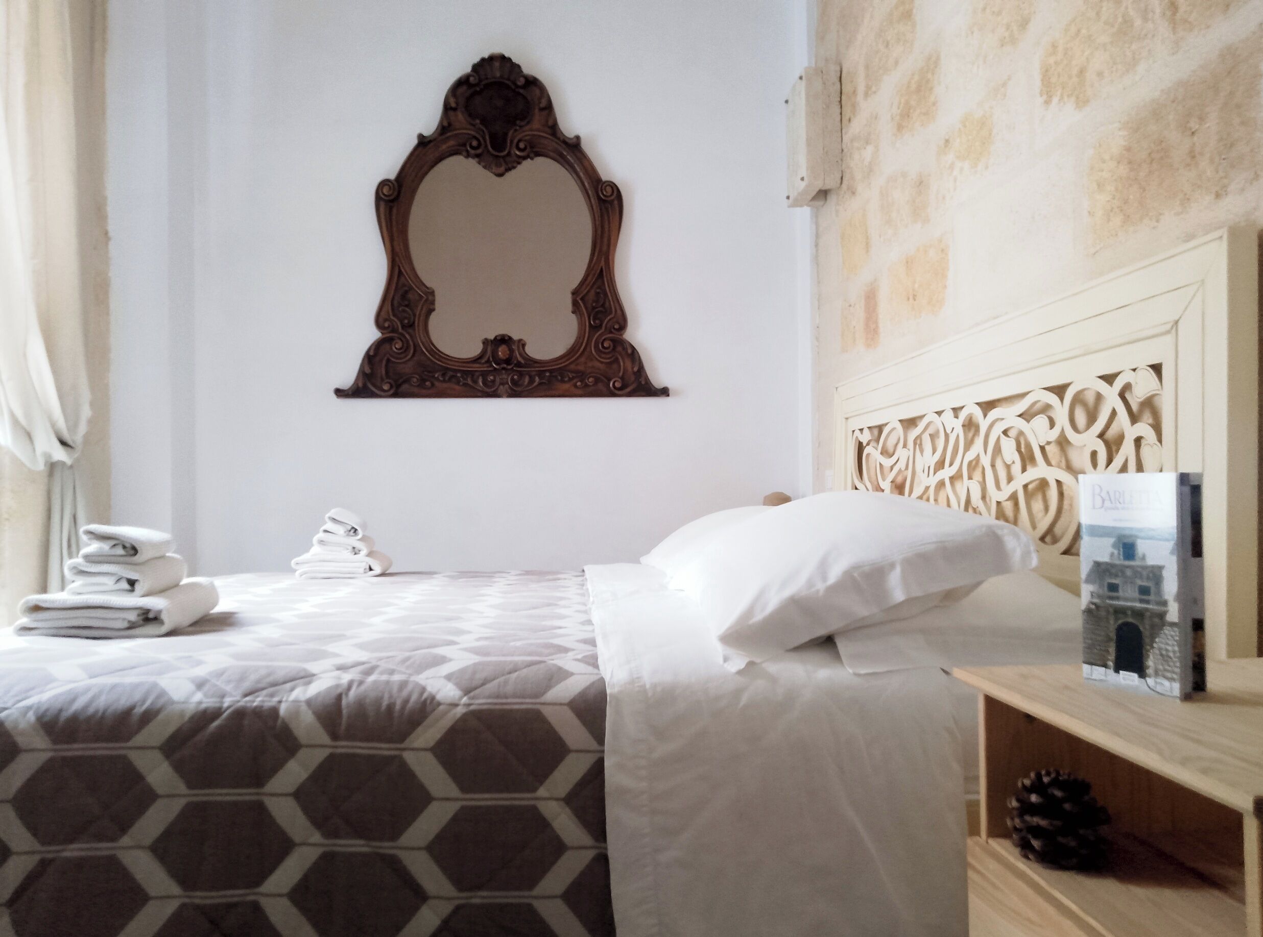 Classic Apartment, Balcony | Desk, soundproofing, free WiFi, bed sheets