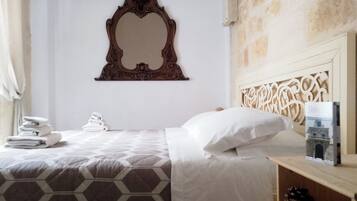 Classic Apartment, Balcony | Desk, soundproofing, free WiFi, bed sheets