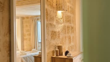 Classic Studio | Desk, soundproofing, free WiFi, bed sheets