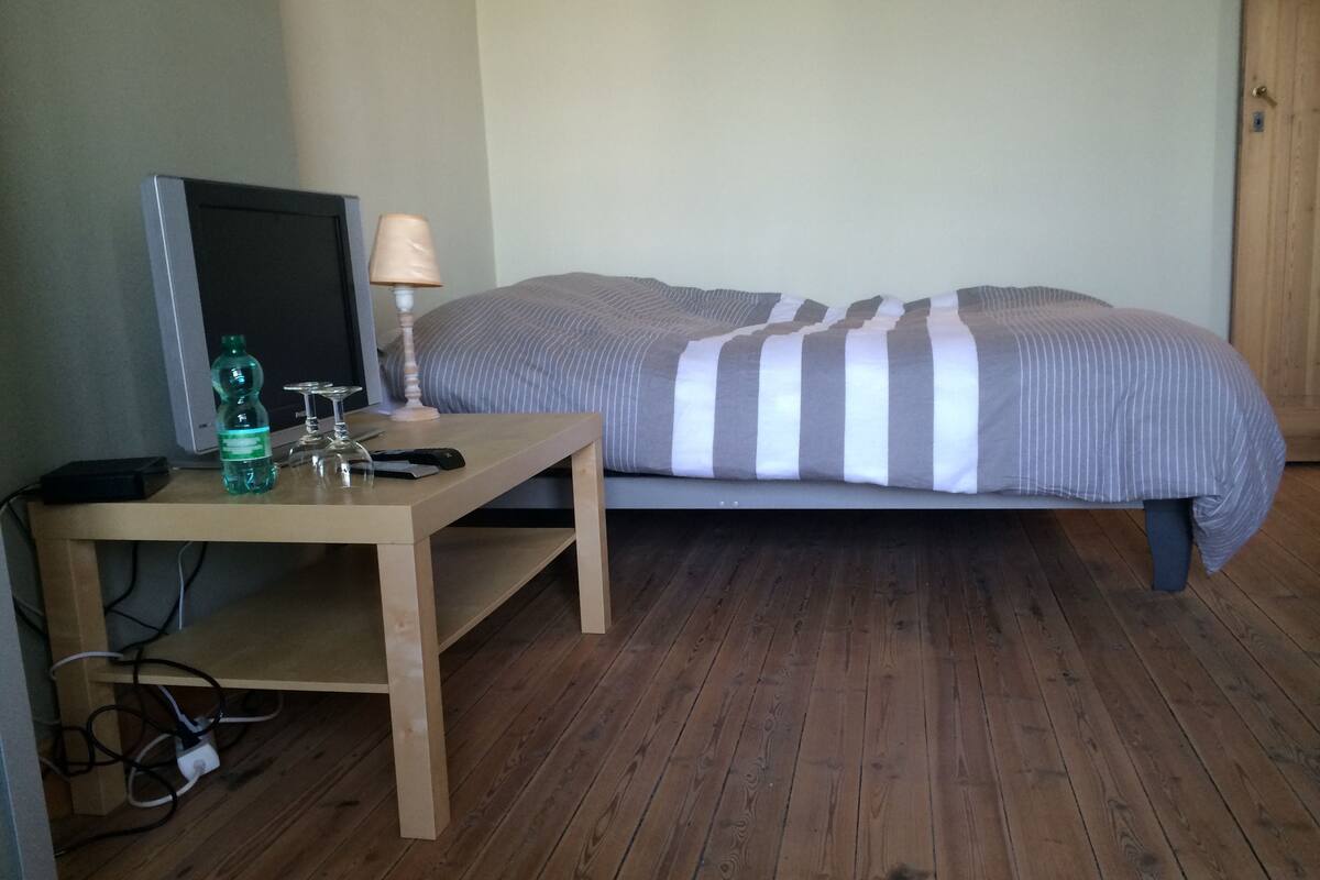 Deluxe dubbelrum - 1 queensize-säng | Gratis wi-fi och sängkläder