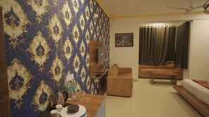 1 bedroom, desk, blackout drapes, soundproofing - Dreams Resort Udaipur (Udaipur)