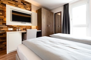In-room safe, blackout drapes, soundproofing, free WiFi - Hotel & Cafe Rubus (Effretikon)