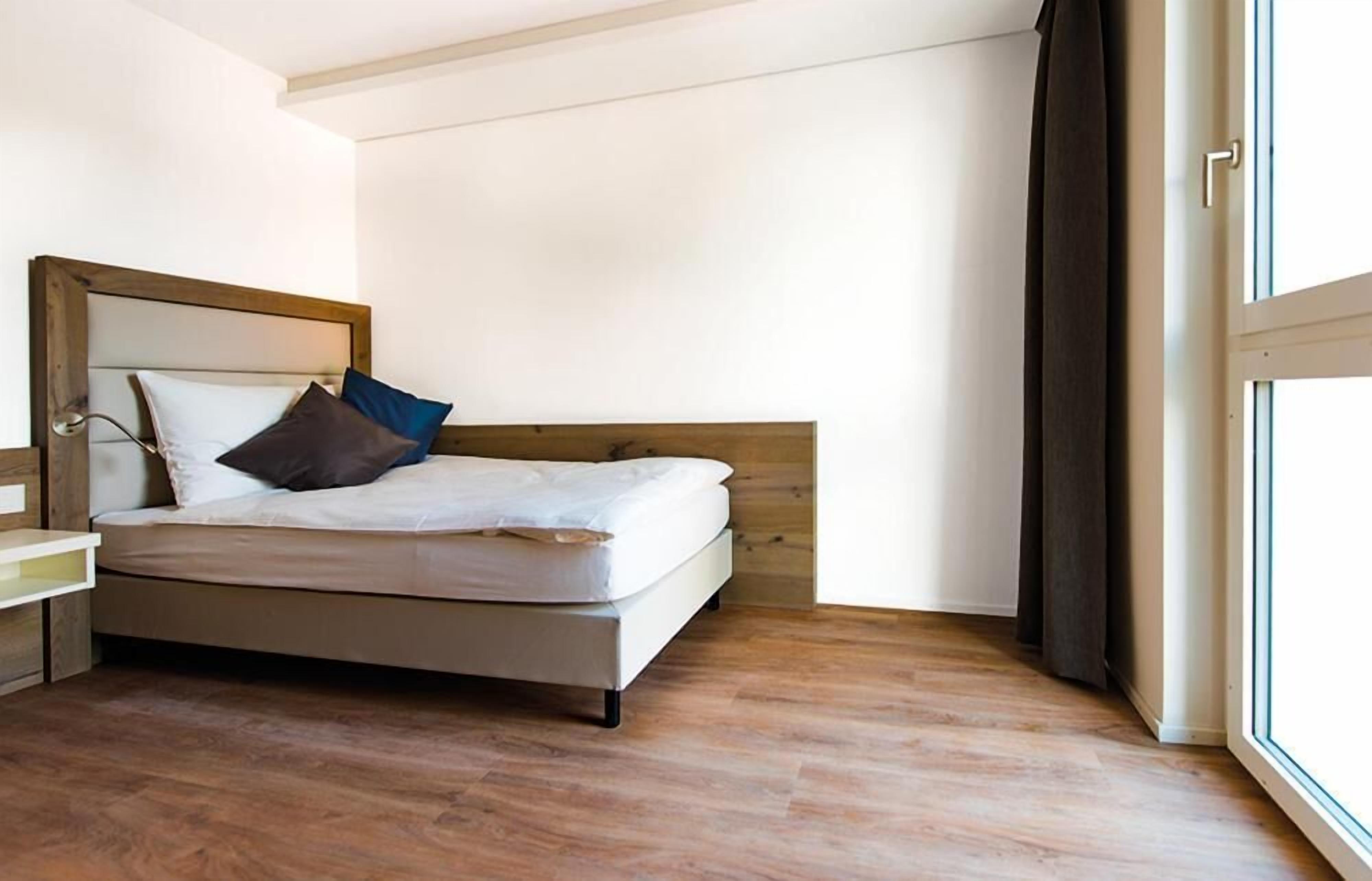 in-room safe, blackout curtains, soundproofing, free wifi