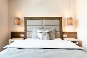 Zimmersafe, Verdunkelungsvorhänge, schallisolierte Zimmer