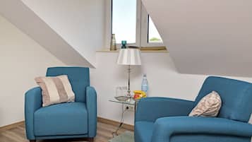 Triple Room, 1 King Bed with Sofa bed, Non Smoking, City View | Room amenity