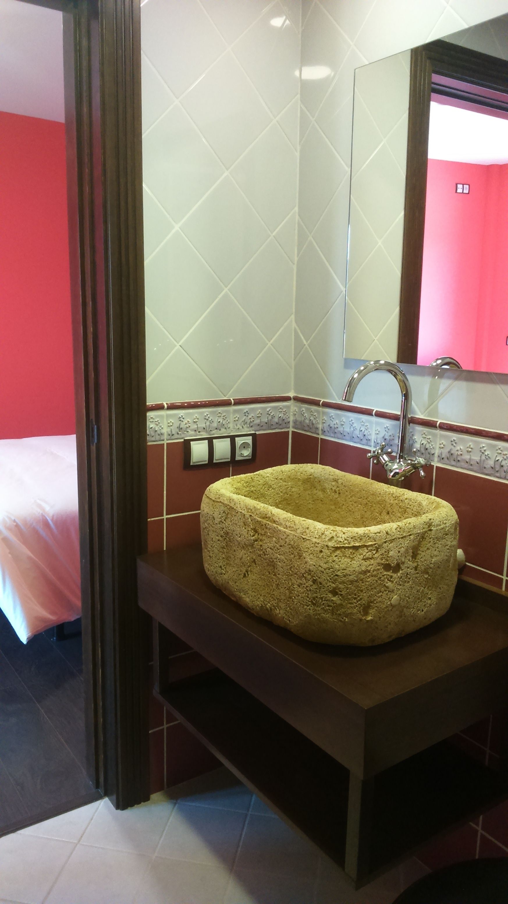 Habitación familiar (Garnacha ) | Lavabo del cuarto de baño