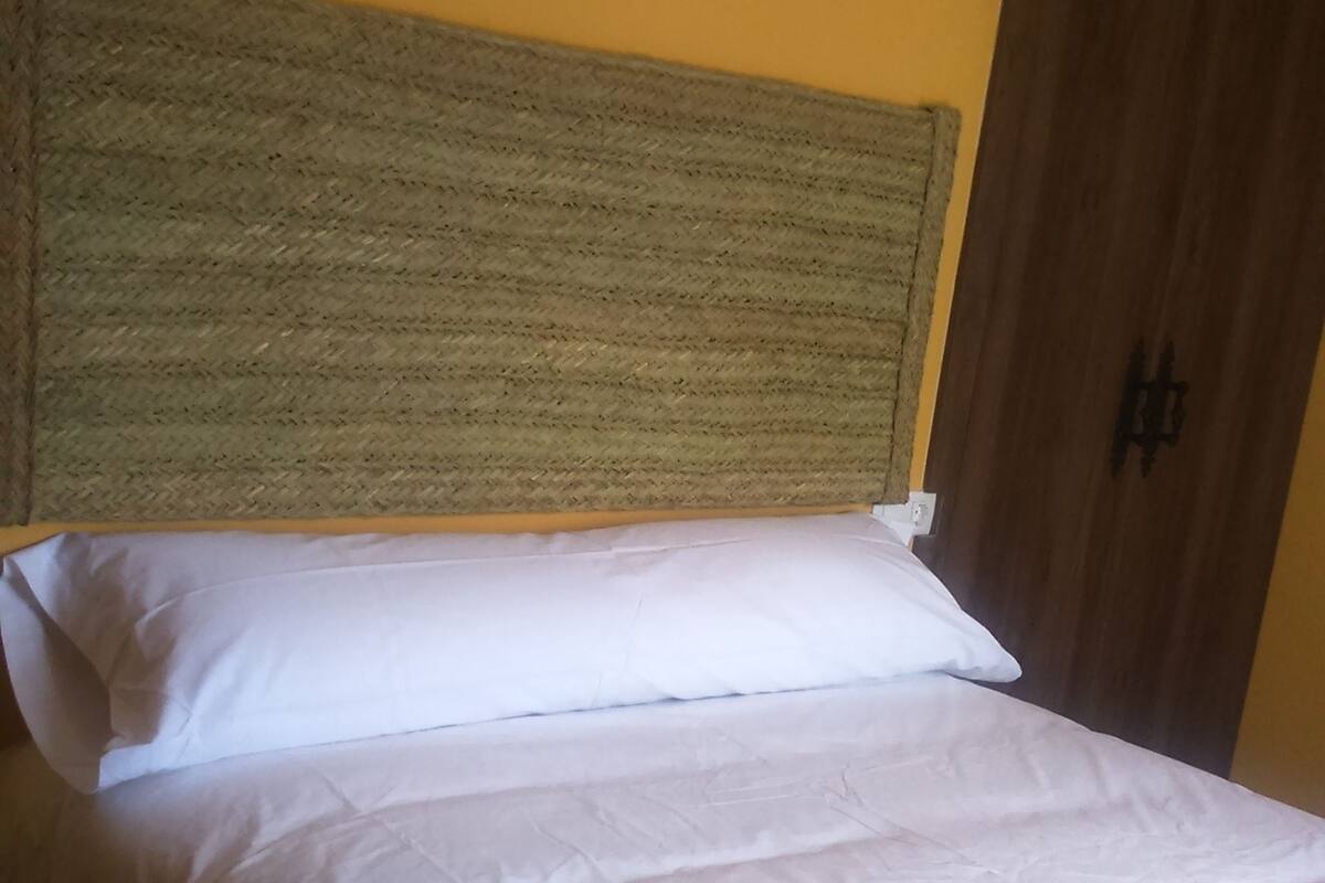 Sistema de insonorización, wifi gratis y ropa de cama 