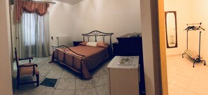 1 Schlafzimmer, hochwertige Bettwaren, kostenloses WLAN