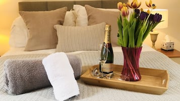 Premium bedding, iron/ironing board, free WiFi, bed sheets