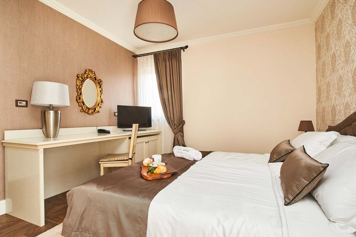 Minibar, in-room safe, desk, soundproofing