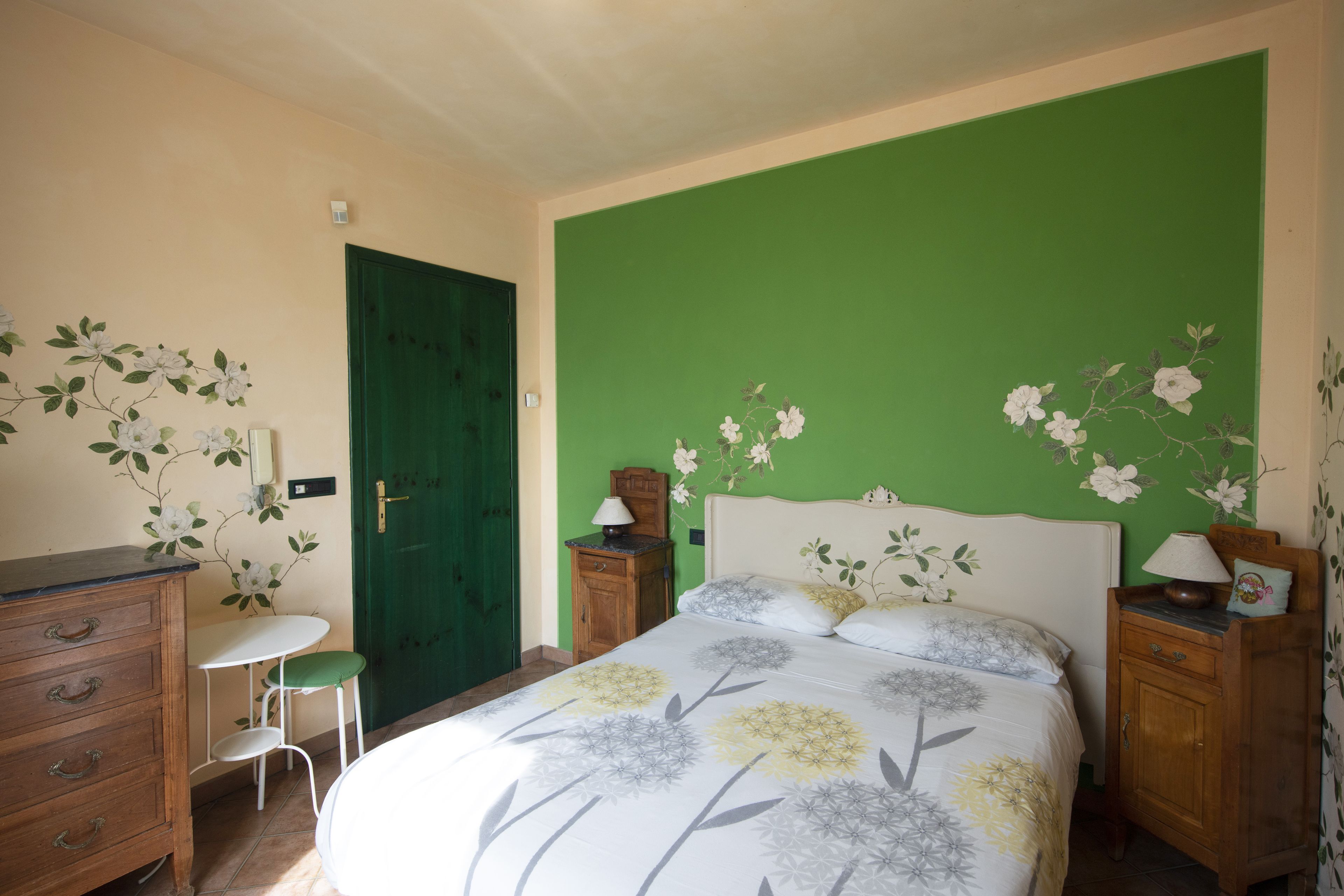 Dubbelrum | Sängtillbehör av högsta kvalitet, skrivbord och gratis barnsängar