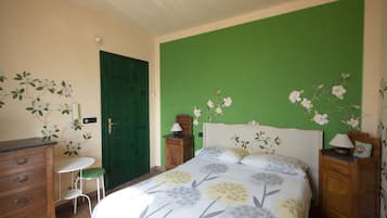 Tweepersoonskamer | Luxe beddengoed, een bureau, gratis babybedden, gratis wifi