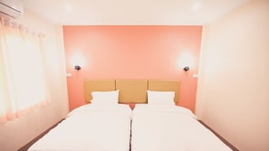 Basic-Zweibettzimmer | Schreibtisch, Verdunkelungsvorhänge, kostenloses WLAN, Bettwäsche