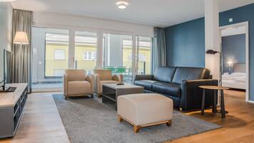 Apartment | Living area | Flat-screen TV, heated floors