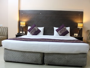 Desk, rollaway beds, free WiFi - Hotel Kyron (New Delhi)