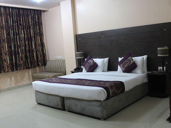 Desk, rollaway beds, free WiFi - Hotel Kyron (New Delhi)