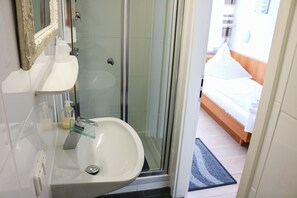 Bathroom - Hotel Linnert (Weiterstadt)
