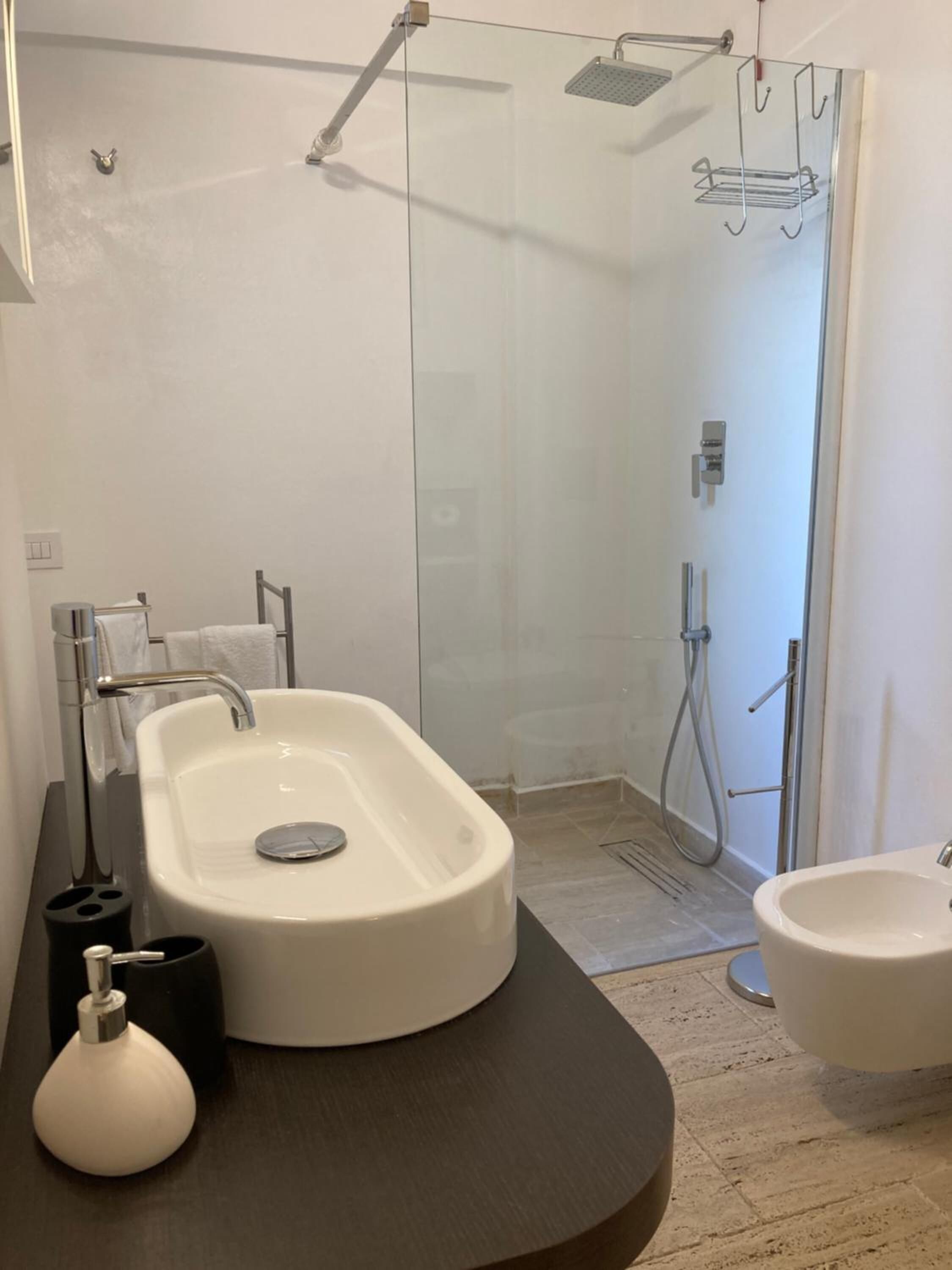 Dusche, Haartrockner, Bademäntel, Bidet