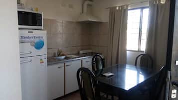 Apartment, 1 Bedroom, Non Smoking, Private Bathroom | Private kitchen | Fridge, microwave, oven, stovetop
