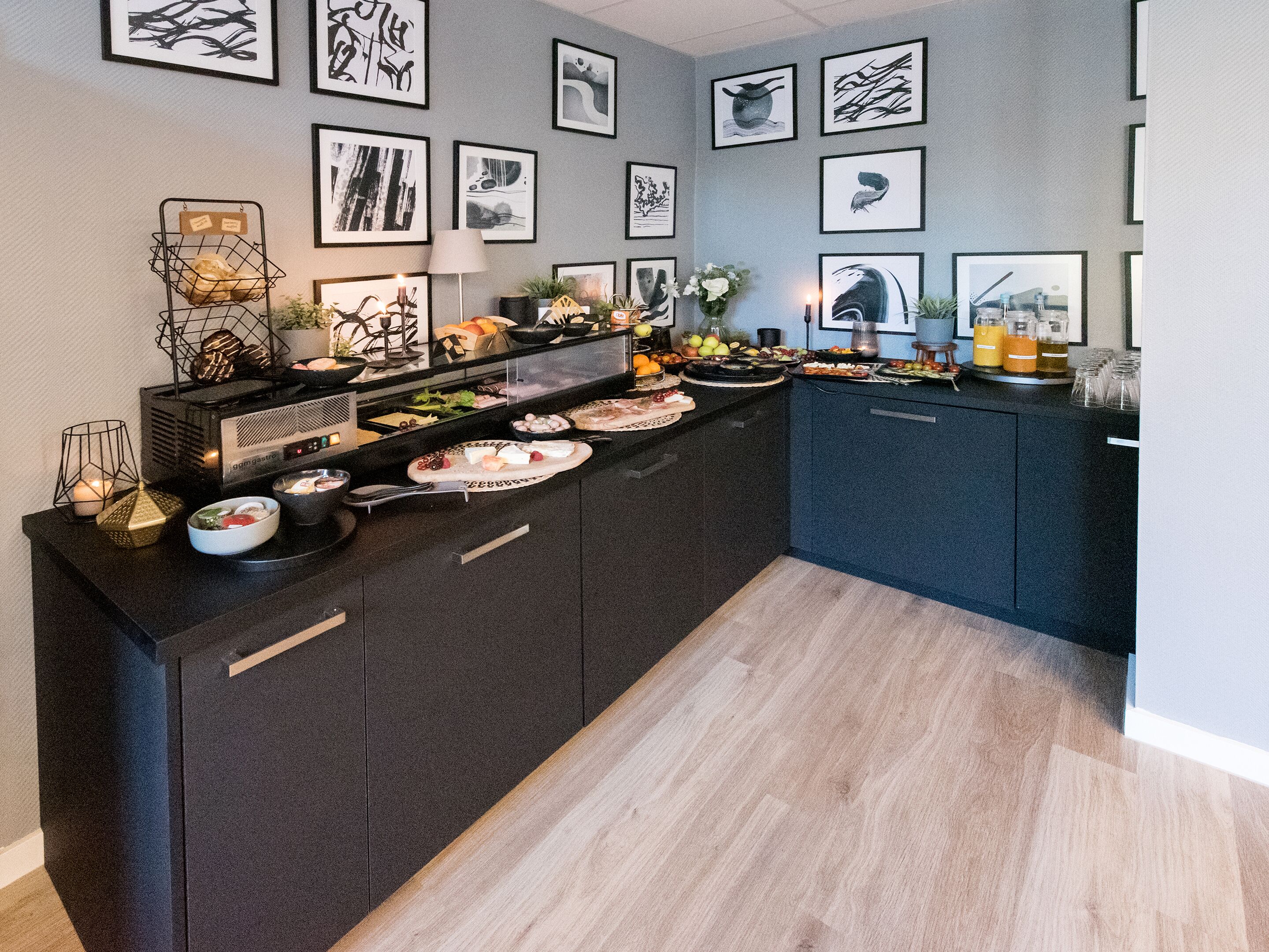 每日供应自助式早餐（每人 EUR 19.9）