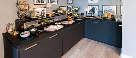 Daily buffet breakfast (EUR 19.9 per person)