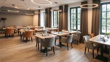 Daily buffet breakfast (EUR 19.9 per person)