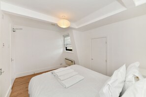 City Apartment, 1 Double Bed with Sofa bed, Non Smoking | 1 bedroom, desk, blackout curtains, iron/ironing board - Bond Street Apartments (London)
