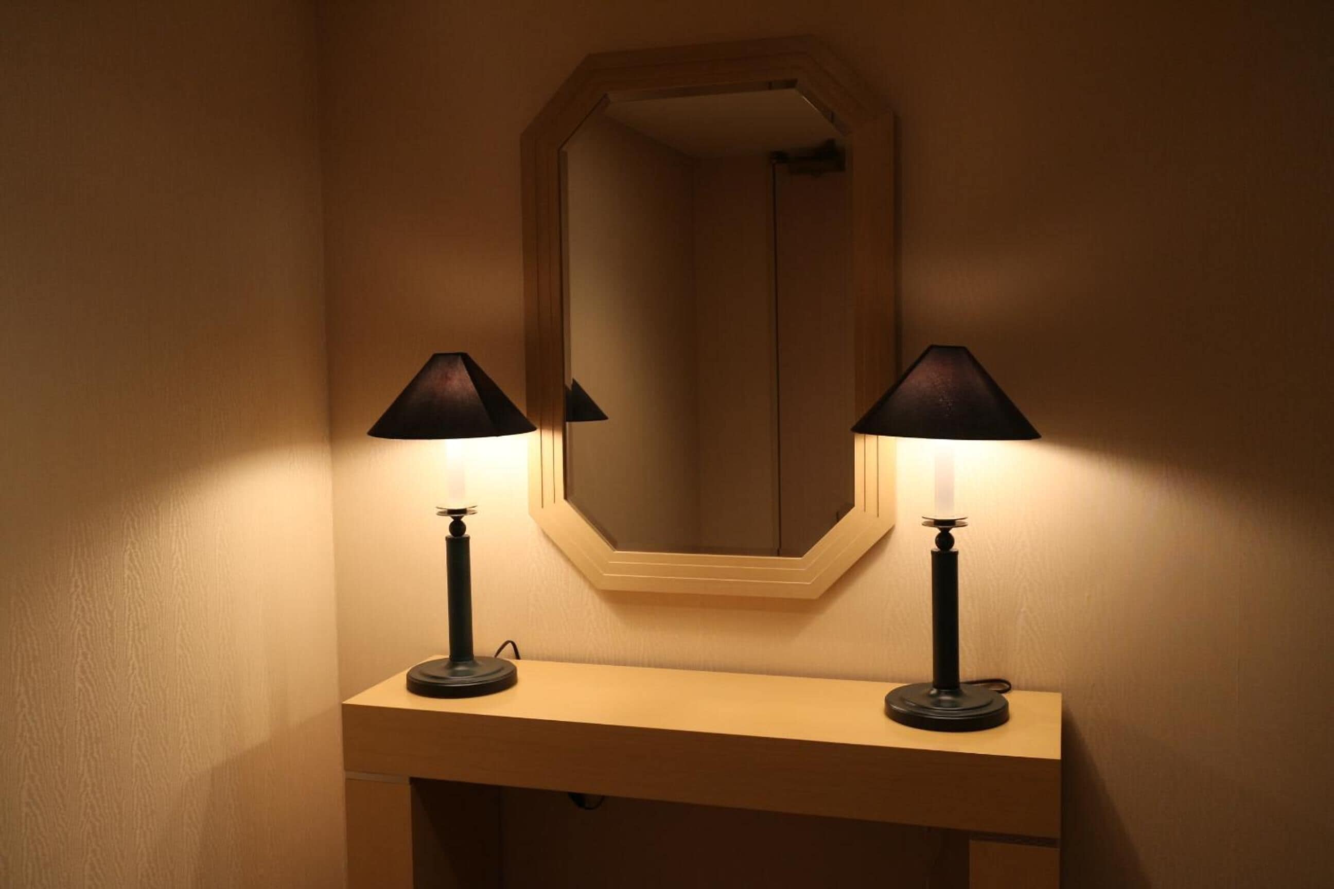 2 bedrooms, in-room safe, desk, free wifi