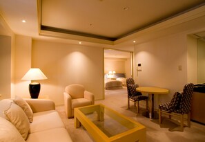 Caja de seguridad en la habitación, escritorio y wifi gratis 