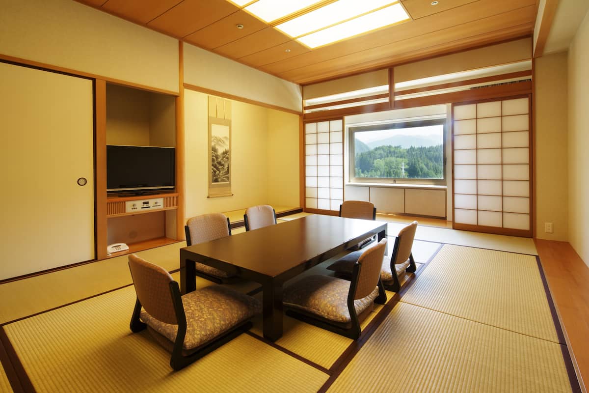 Japanese-style Room For 6 Guests | 2 bedrooms, in-room safe, desk, free WiFi