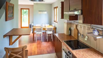 Casa rural | Cuina privada | Frigorífic, microones, forn i placa de cuina