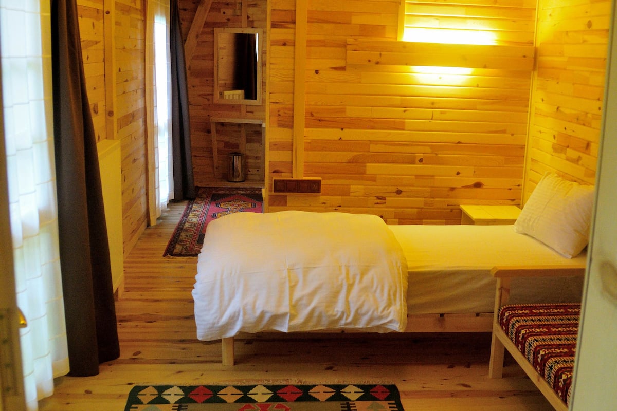 room, connecting rooms | free wifi