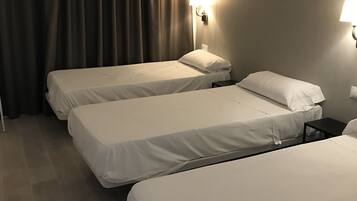 Habitación triple | Wifi gratis y ropa de cama