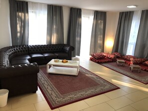 Apartment, 3 Bedrooms | Interior - Sahara Falcon (Munich)