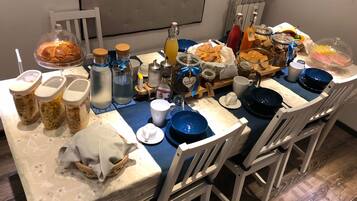 Bao gồm bữa sáng buffet hàng ngày