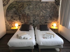 Down duvets, individually decorated, individually furnished, desk - Francis B&B Superior (Trieste)