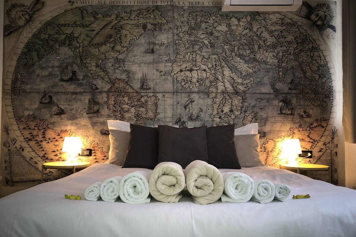 Classic Double or Twin Room | Down comforters, desk, blackout drapes, WiFi (free)