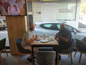 Desayuno continental incluido todos los días