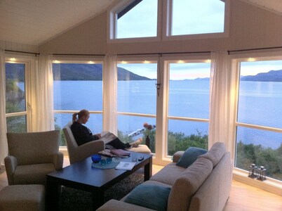 House with stunning views !!